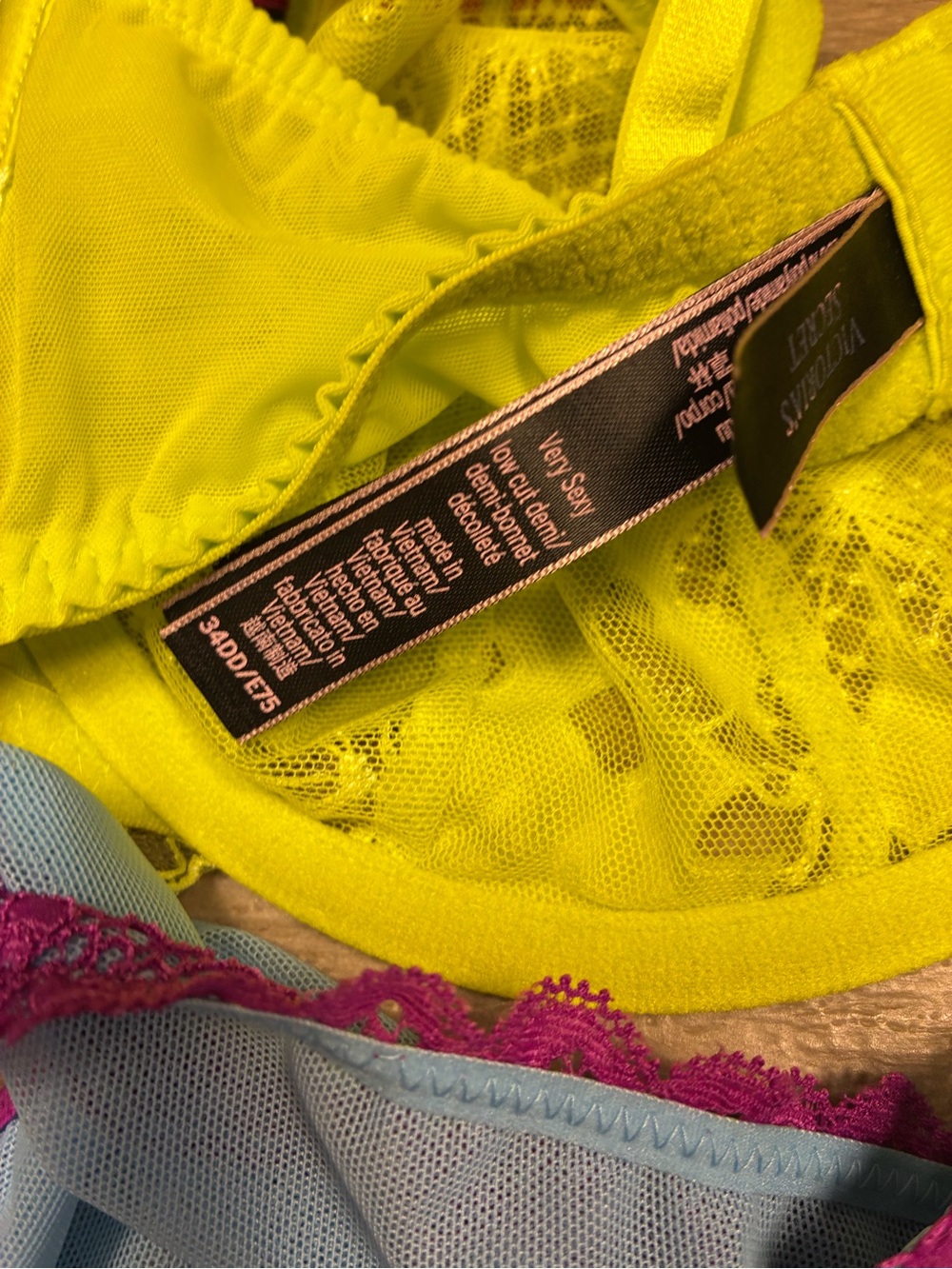 Victoria Secret 2 Underwired Unlined Bras Balconete Low Cut Demi Lace Tease - Picture 10 of 12